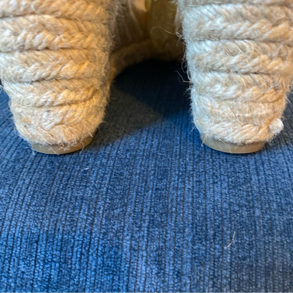 andre assous  gold wedge ankle tie espadrilles size 37 EUC - Picture 6 of 8